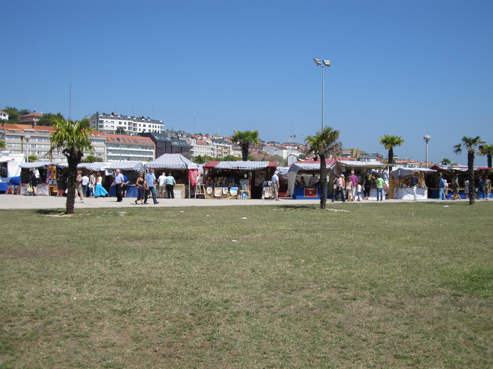 Vista del mercado mariñeiro de la Villa de Sada