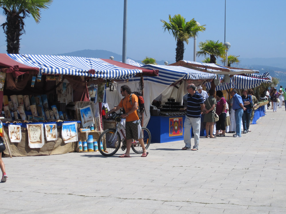 Vista del mercado mariñeiro de la Villa de Sada