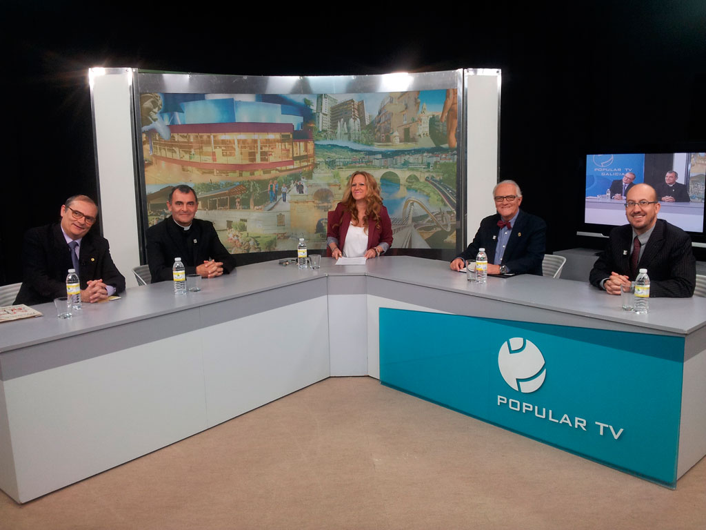 Exitosa participación del periodista y escritor coruñés Roberto L. Moskowich en los debates de “La Bitácora”, en Popular TV