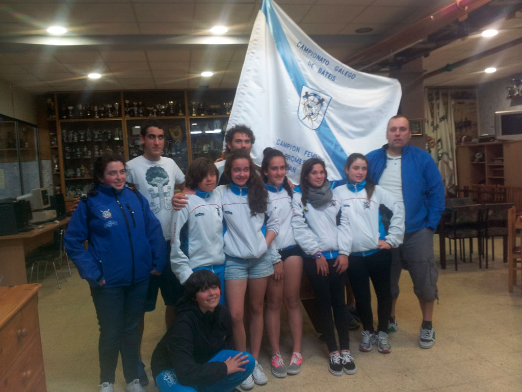 El equipo femenino de bateles, categoría promesas, del Club de Regatas Salgado Perillo, brillante campeón gallego