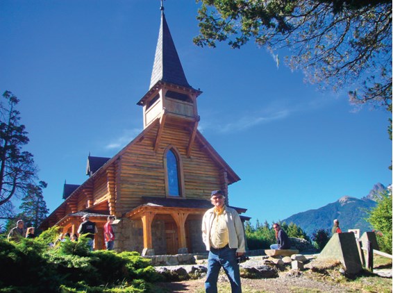 2 Visitas al Cerro Campanario, Capilla de San Eduardo y al Museo de la Patagonia