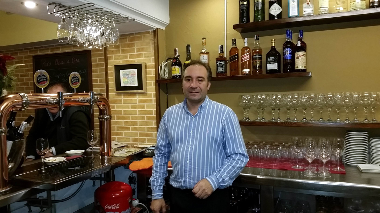 El restaurante “Comei Bebei” inauguró su exitosa “Adega Comei Bebei”, en La Coruña