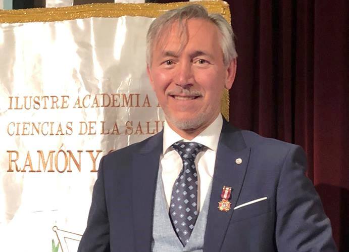 El médico coruñés José-Enrique Duarte Novo, recibió la “Medalla de Oro al Mérito Sanitario”