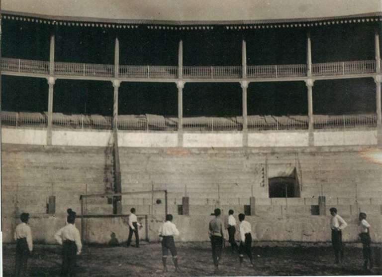 Partido jugado por el Deportivo en la plaza de toros de La Coruña en 1903