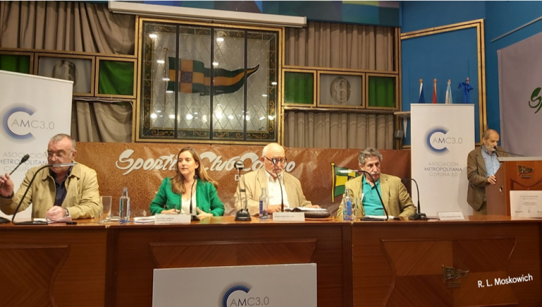 Exitoso debate-coloquio de la Alcaldesa coruñesa, Inés Rey, en el Sporting Club Casino La Coruña