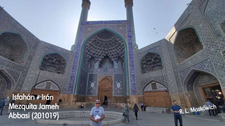 Detenido e inolvidable recorrido por Isfahán, considerada como «La ciudad más hermosa de Irán»