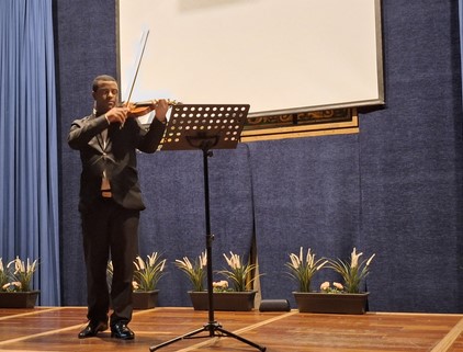 Música de violín de nuevo se dejó oír en el Casino de la Coruña