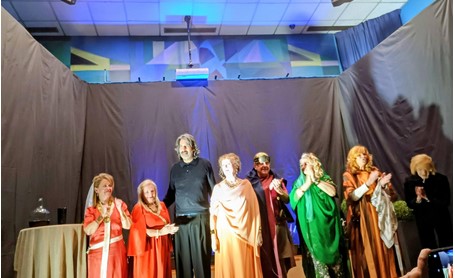 El espíritu de Aristófanes revoloteó gozoso por el aula de cultura del Casino de La Coruña